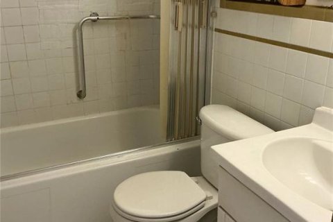 Condo in Kenneth City, Florida, 2 bedrooms  № 2093657 - photo 9