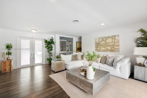 Casa en venta en Palmetto Bay, Florida, 4 dormitorios, 145.11 m2 № 2008660 - foto 3