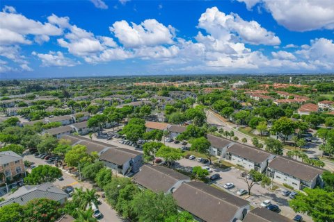 Снять в аренду кондоминиум в Майами-Лейкс, Флорида 1 спальня, 60.2м2, № 1957913 - фото 28