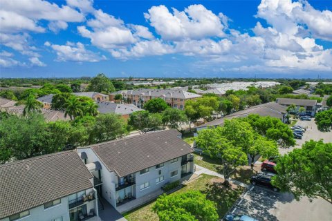 Снять в аренду кондоминиум в Майами-Лейкс, Флорида 1 спальня, 60.2м2, № 1957913 - фото 23