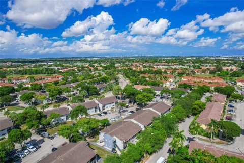 Снять в аренду кондоминиум в Майами-Лейкс, Флорида 1 спальня, 60.2м2, № 1957913 - фото 26