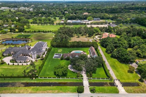 House in Southwest Ranches, Florida 5 bedrooms, 512.08 sq.m. № 2043873 - photo 19