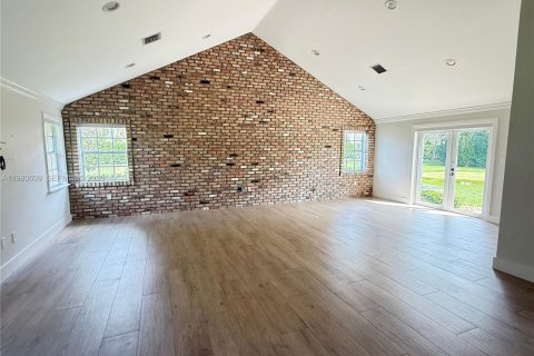 House in Southwest Ranches, Florida 5 bedrooms, 512.08 sq.m. № 2043873 - photo 11