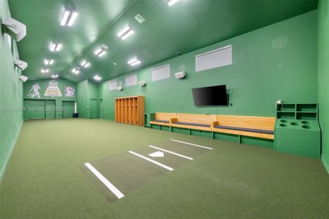 House in Southwest Ranches, Florida 5 bedrooms, 512.08 sq.m. № 2043873 - photo 18