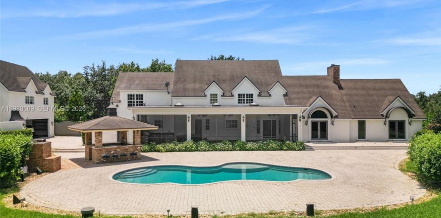 House in Southwest Ranches, Florida 5 bedrooms, 512.08 sq.m. № 2043873