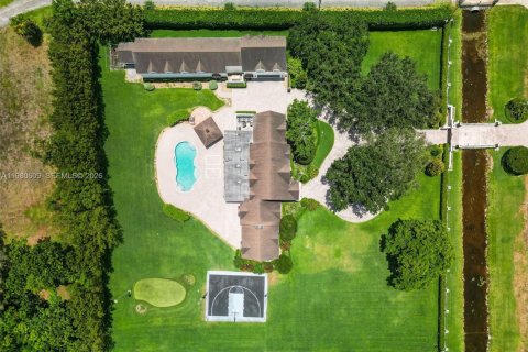 House in Southwest Ranches, Florida 5 bedrooms, 512.08 sq.m. № 2043873 - photo 4