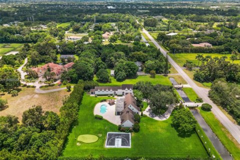 House in Southwest Ranches, Florida 5 bedrooms, 512.08 sq.m. № 2043873 - photo 21