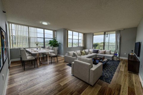 Copropriété à vendre à Pembroke Pines, Floride: 2 chambres, 104.05 m2 № 1940490 - photo 3