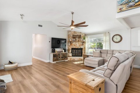 House in Englewood, Florida 3 bedrooms, 173.26 sq.m. № 2115237 - photo 10