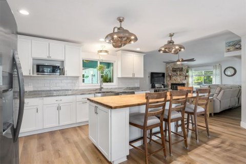 House in Englewood, Florida 3 bedrooms, 173.26 sq.m. № 2115237 - photo 8