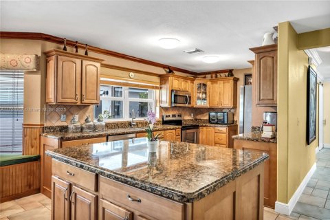 Casa en venta en Pembroke Pines, Florida, 6 dormitorios, 292.36 m2 № 1811099 - foto 14