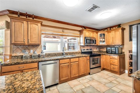 Casa en venta en Pembroke Pines, Florida, 6 dormitorios, 292.36 m2 № 1811099 - foto 15