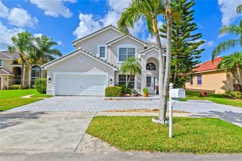Casa en venta en Pembroke Pines, Florida, 6 dormitorios, 292.36 m2 № 1811099 - foto 1