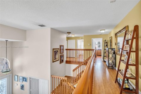 Casa en venta en Pembroke Pines, Florida, 6 dormitorios, 292.36 m2 № 1811099 - foto 24
