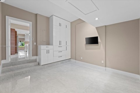 Снять в аренду кондоминиум в Авентура, Флорида 3 спальни, 220.46м2, № 1889150 - фото 16