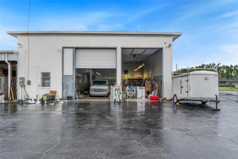 Commercial property in Saint Petersburg, Florida 1104.52 sq.m. № 1837293 - photo 12
