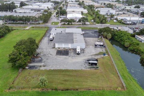 Commercial property in Saint Petersburg, Florida 1104.52 sq.m. № 1837293 - photo 4