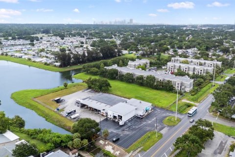Commercial property in Saint Petersburg, Florida 1104.52 sq.m. № 1837293 - photo 3