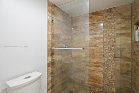 Condominio en venta en Lauderhill, Florida, 2 dormitorios, 93.37 m2 № 1941538 - foto 18
