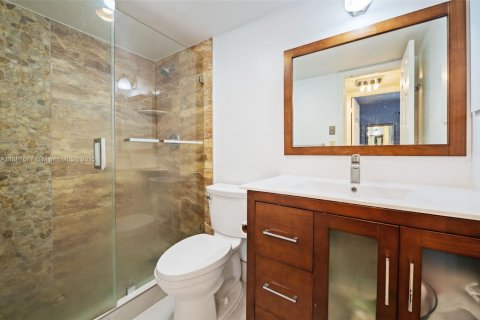 Condominio en venta en Lauderhill, Florida, 2 dormitorios, 93.37 m2 № 1941538 - foto 21