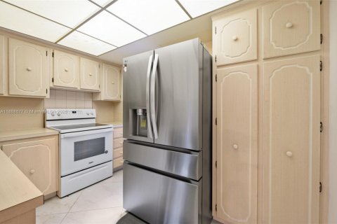 Condominio en venta en Lauderhill, Florida, 2 dormitorios, 93.37 m2 № 1941538 - foto 10