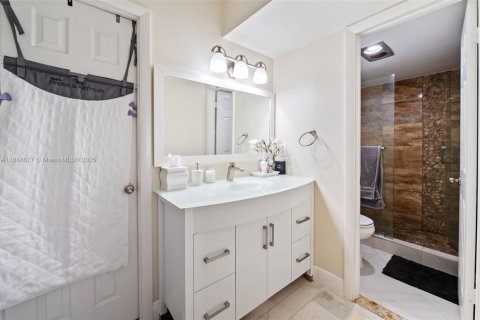 Condominio en venta en Lauderhill, Florida, 2 dormitorios, 93.37 m2 № 1941538 - foto 17