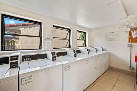 Condominio en venta en Lauderhill, Florida, 2 dormitorios, 93.37 m2 № 1941538 - foto 22