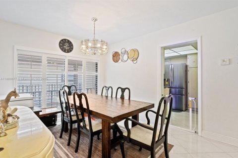 Condominio en venta en Lauderhill, Florida, 2 dormitorios, 93.37 m2 № 1941538 - foto 9