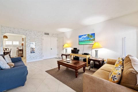 Condominio en venta en Lauderhill, Florida, 2 dormitorios, 93.37 m2 № 1941538 - foto 7