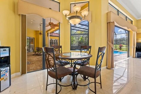 House in Wesley Chapel, Florida 4 bedrooms, 344.57 sq.m. № 2202897 - photo 15