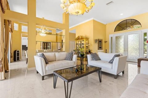 House in Wesley Chapel, Florida 4 bedrooms, 344.57 sq.m. № 2202897 - photo 8