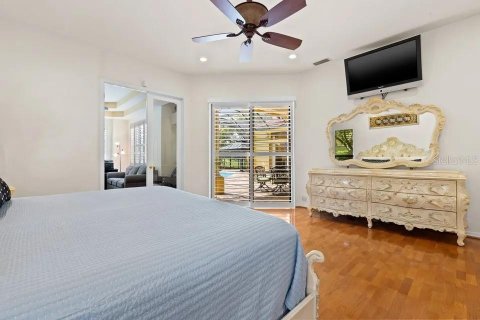 House in Wesley Chapel, Florida 4 bedrooms, 344.57 sq.m. № 2202897 - photo 19