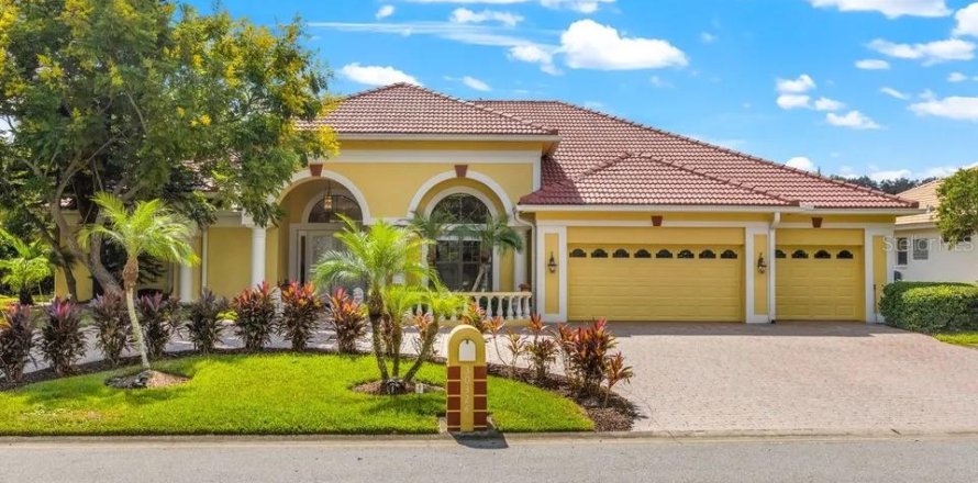 House in Wesley Chapel, Florida 4 bedrooms, 344.57 sq.m. № 2202897