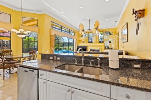 House in Wesley Chapel, Florida 4 bedrooms, 344.57 sq.m. № 2202897 - photo 14