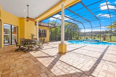 House in Wesley Chapel, Florida 4 bedrooms, 344.57 sq.m. № 2202897 - photo 17