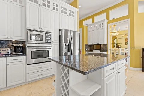 House in Wesley Chapel, Florida 4 bedrooms, 344.57 sq.m. № 2202897 - photo 13