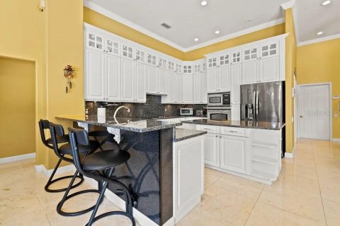 House in Wesley Chapel, Florida 4 bedrooms, 344.57 sq.m. № 2202897 - photo 24