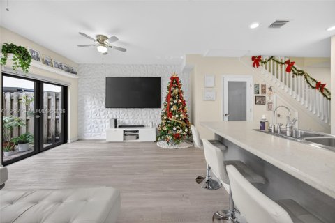 House in Homestead, Florida 2 bedrooms, 132.11 sq.m. № 2002784 - photo 12