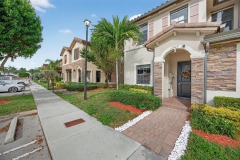 House in Homestead, Florida 2 bedrooms, 132.11 sq.m. № 2002784 - photo 2