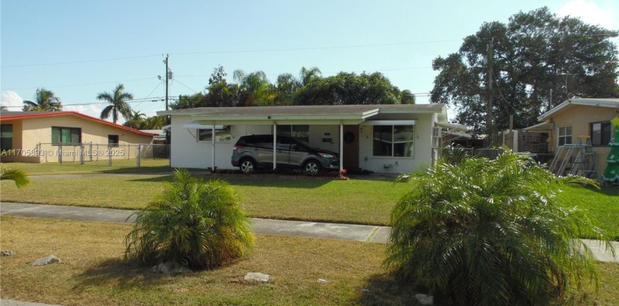 House in Homestead, Florida 4 bedrooms, 93.65 sq.m. № 1846025