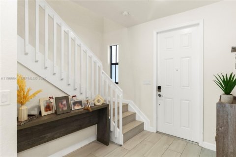 Adosado en venta en Hialeah, Florida, 3 dormitorios, 138.05 m2 № 2029577 - foto 5