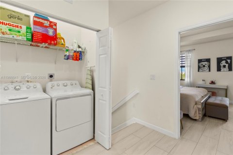 Adosado en venta en Hialeah, Florida, 3 dormitorios, 138.05 m2 № 2029577 - foto 28