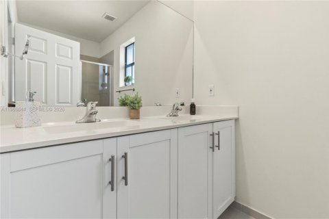 Adosado en venta en Hialeah, Florida, 3 dormitorios, 138.05 m2 № 2029577 - foto 26