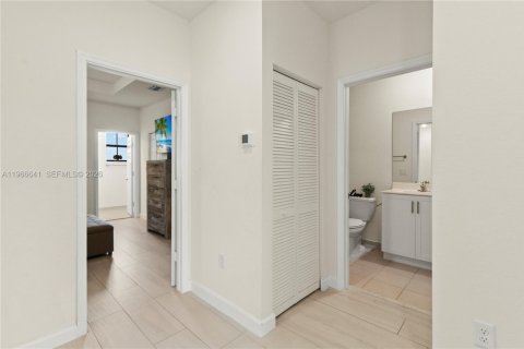Adosado en venta en Hialeah, Florida, 3 dormitorios, 138.05 m2 № 2029577 - foto 29