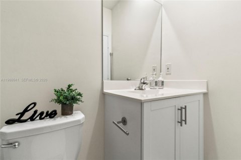 Adosado en venta en Hialeah, Florida, 3 dormitorios, 138.05 m2 № 2029577 - foto 30