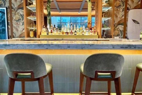 Condo in Miami, Florida, 1 bedroom  № 2064382 - photo 16