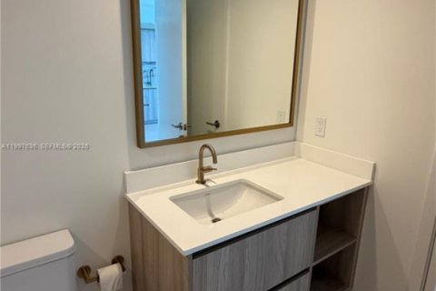 Condo in Miami, Florida, 1 bedroom  № 2064382 - photo 21