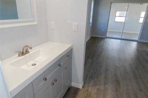 Villa ou maison à vendre à Venice, Floride: 2 chambres, 142.14 m2 № 1586398 - photo 19