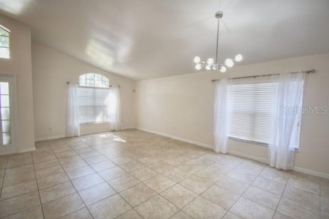 House in Davenport, Florida 4 bedrooms, 180.23 sq.m. № 2237567 - photo 14