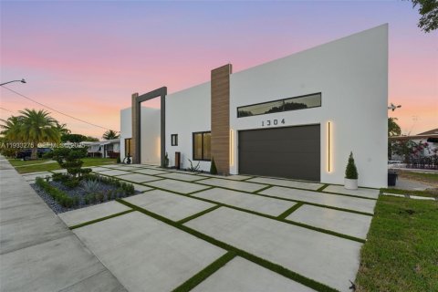 Casa en venta en Deerfield Beach, Florida, 3 dormitorios, 206.52 m2 № 1992819 - foto 3